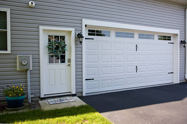 24/7 Emergency Garage Door Panel Replacement experts in Mountainair, NM